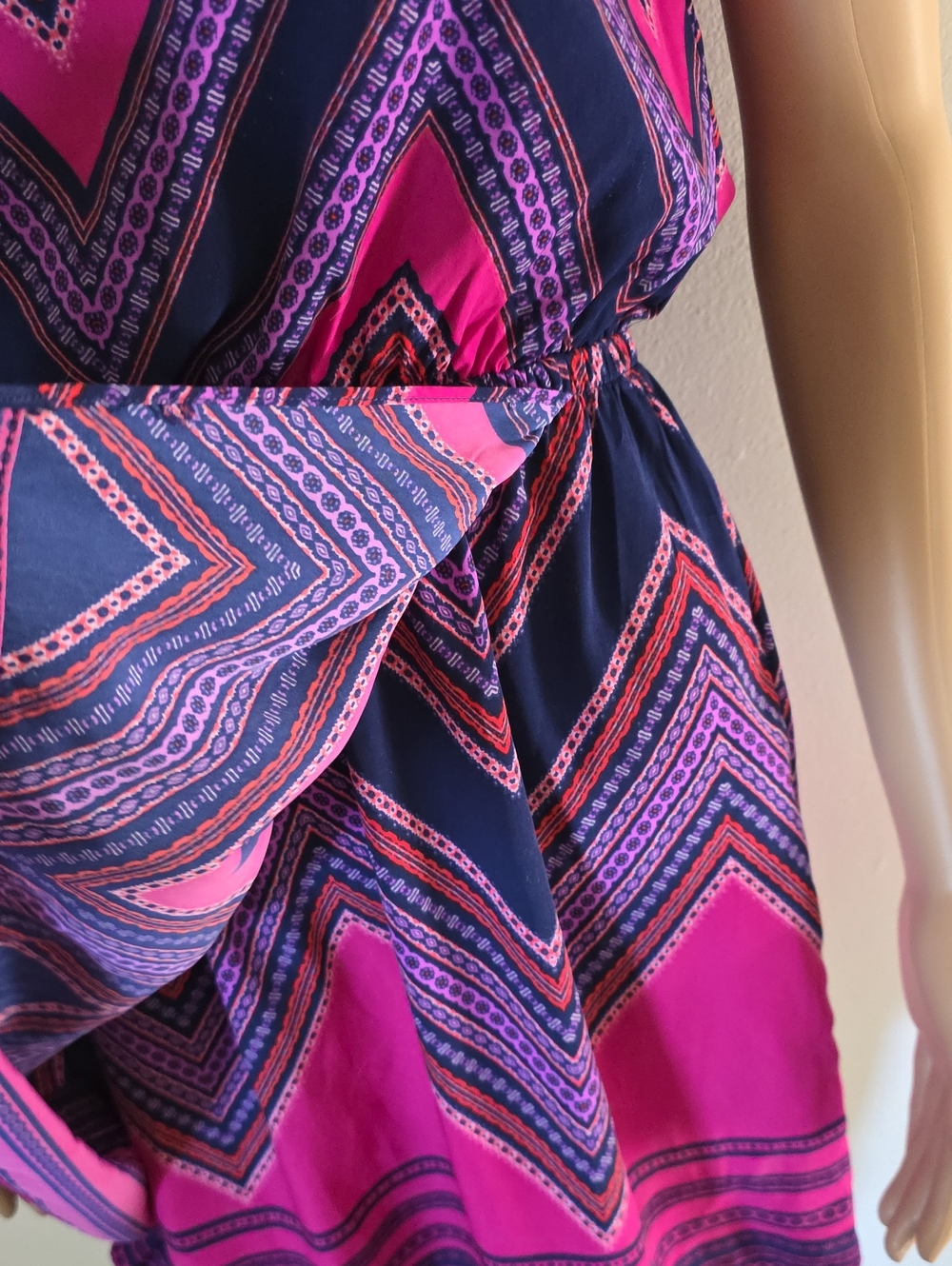 Express Strapless Dress in Pink and Blue Chevron Size XS - Picture 3 of 6